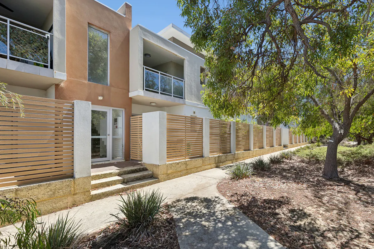 24 / 12 Bushlark Turn — photo 2 of 11