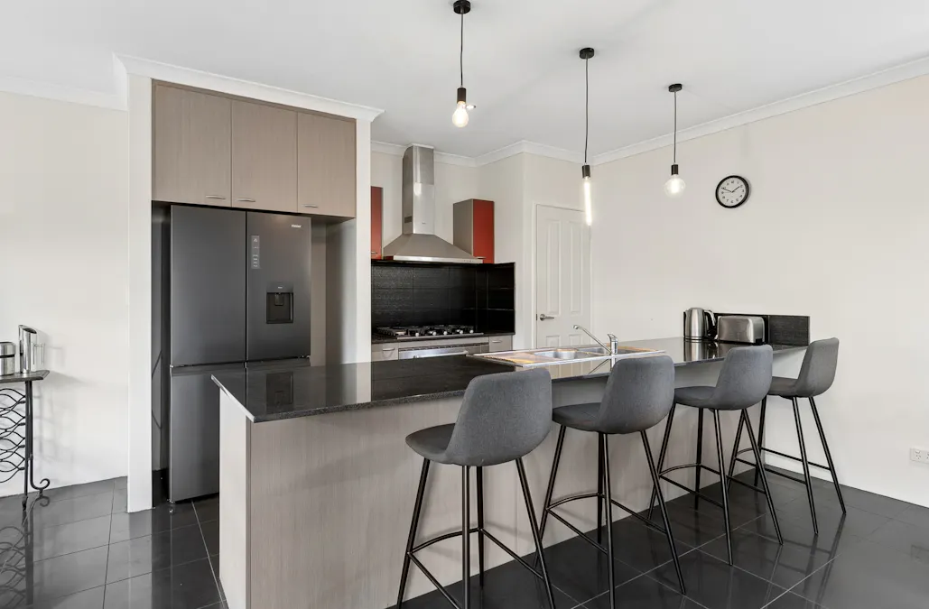 19 Bremer Way, South Yunderup, WA, 6208 - Image 5