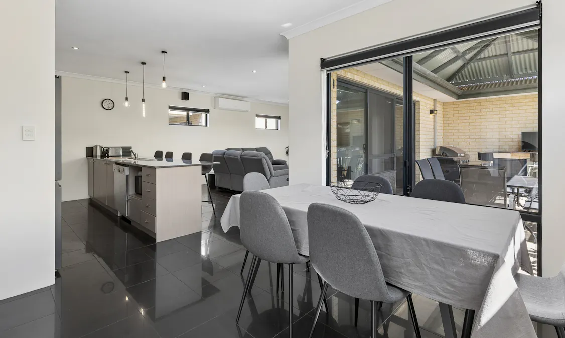 19 Bremer Way, South Yunderup, WA, 6208 - Image 8