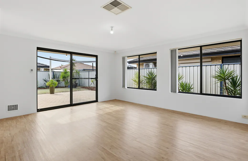2 Grandmere Parade, Meadow Springs, WA, 6210 - Image 2