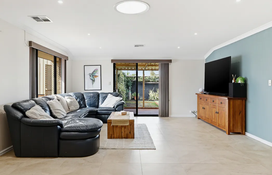 66 Floribunda Avenue, Halls Head, WA, 6210 - Image 11
