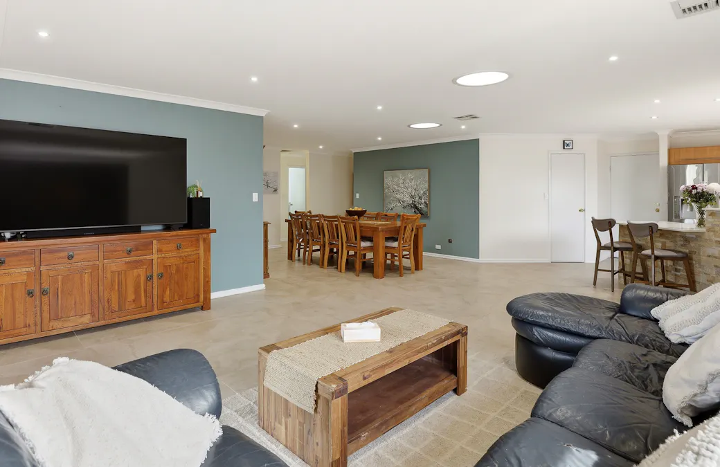 66 Floribunda Avenue, Halls Head, WA, 6210 - Image 12