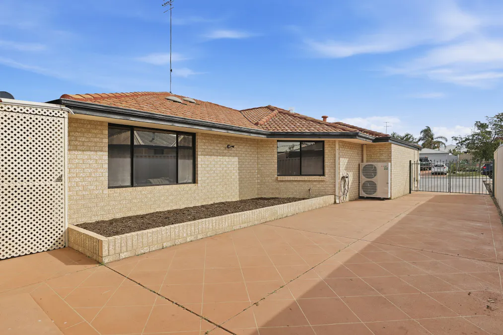 66 Floribunda Avenue, Halls Head, WA, 6210 - Image 23
