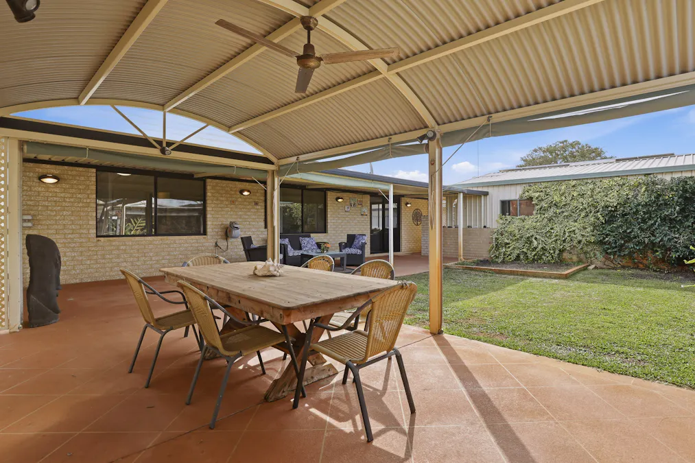 66 Floribunda Avenue, Halls Head, WA, 6210 - Image 25
