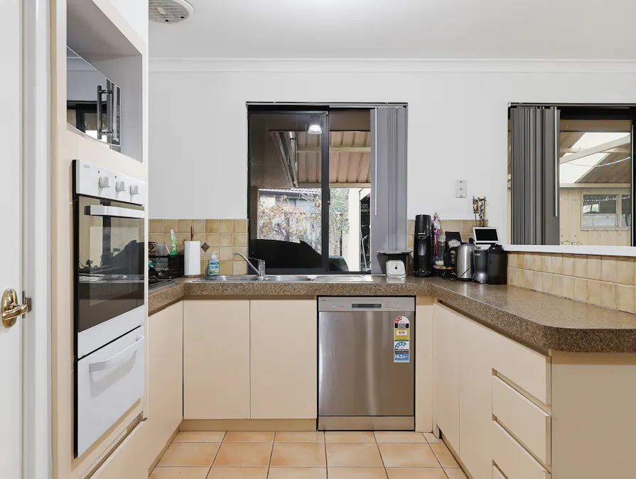 8 Manya Close, Greenfields, WA, 6210 - Image 9