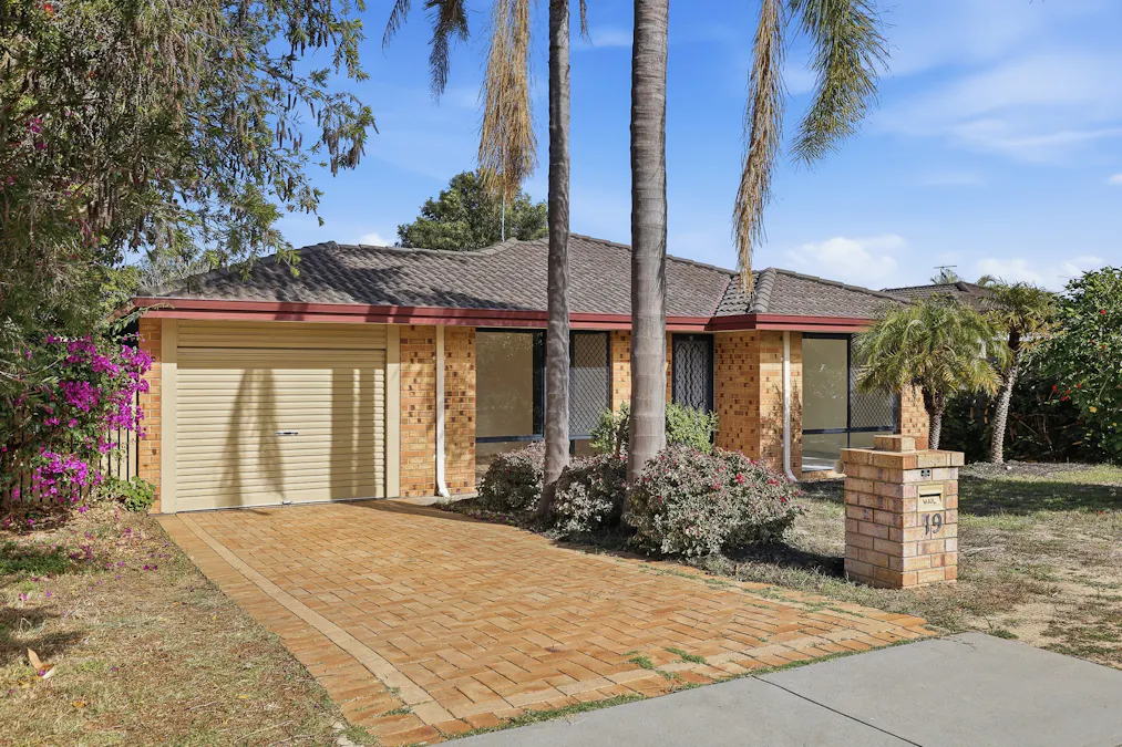 19 Manya Close, Greenfields, WA, 6210 - Image 1