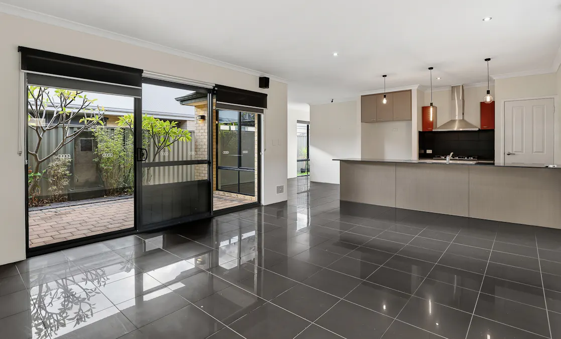 19 Bremer Way, South Yunderup, WA, 6208 - Image 2