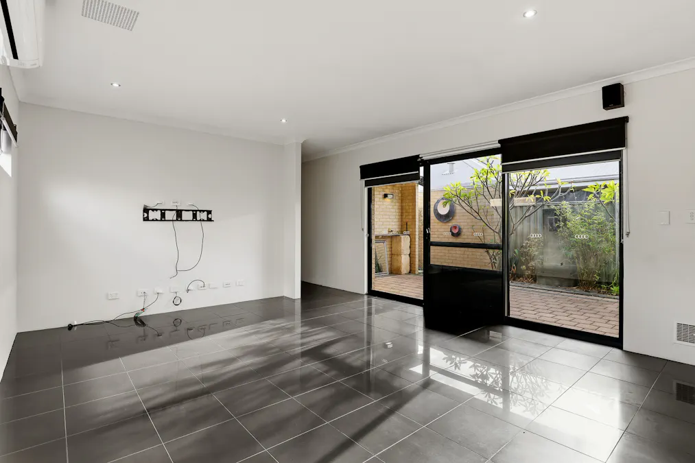 19 Bremer Way, South Yunderup, WA, 6208 - Image 6