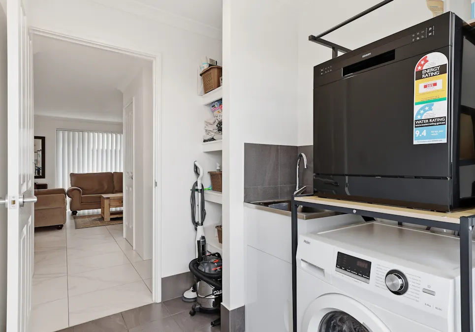 1 Topiary Street, Lakelands, WA, 6180 - Image 16