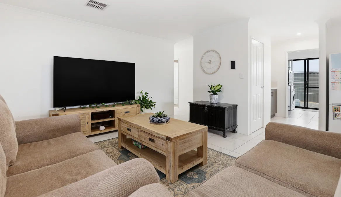 1 Topiary Street, Lakelands, WA, 6180 - Image 11