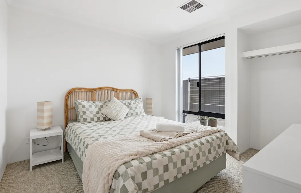 1 Topiary Street, Lakelands, WA, 6180 - Image 17