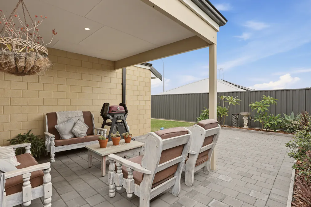 1 Topiary Street, Lakelands, WA, 6180 - Image 22