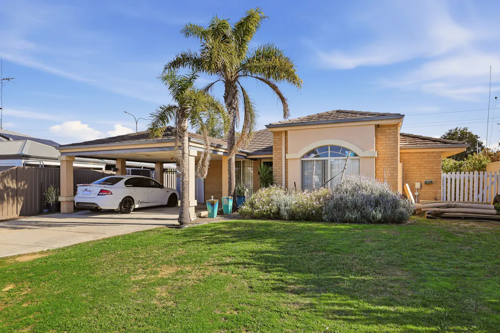 7 Meda Close, Greenfields, WA, 6210 - Image 2