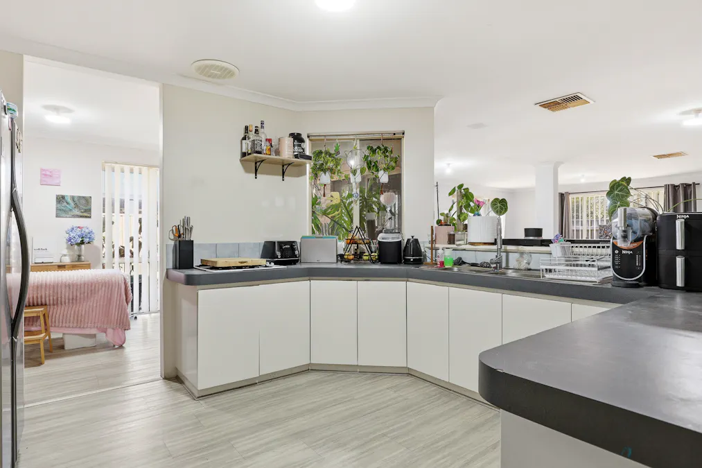 7 Meda Close, Greenfields, WA, 6210 - Image 4