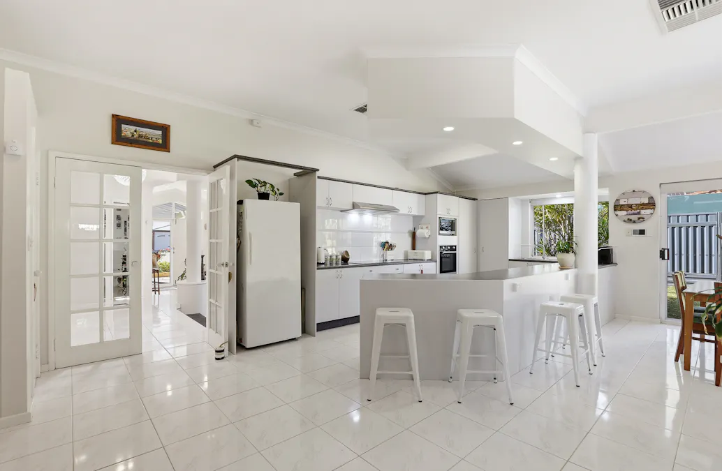 2 Summerlea Avenue, Meadow Springs, WA, 6210 - Image 6