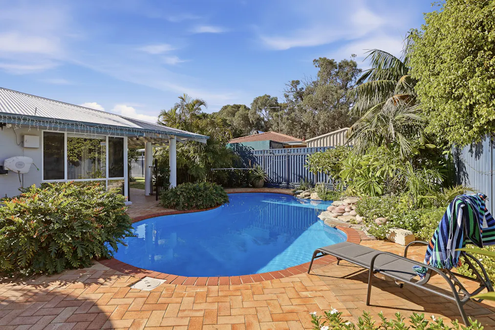 2 Summerlea Avenue, Meadow Springs, WA, 6210 - Image 25