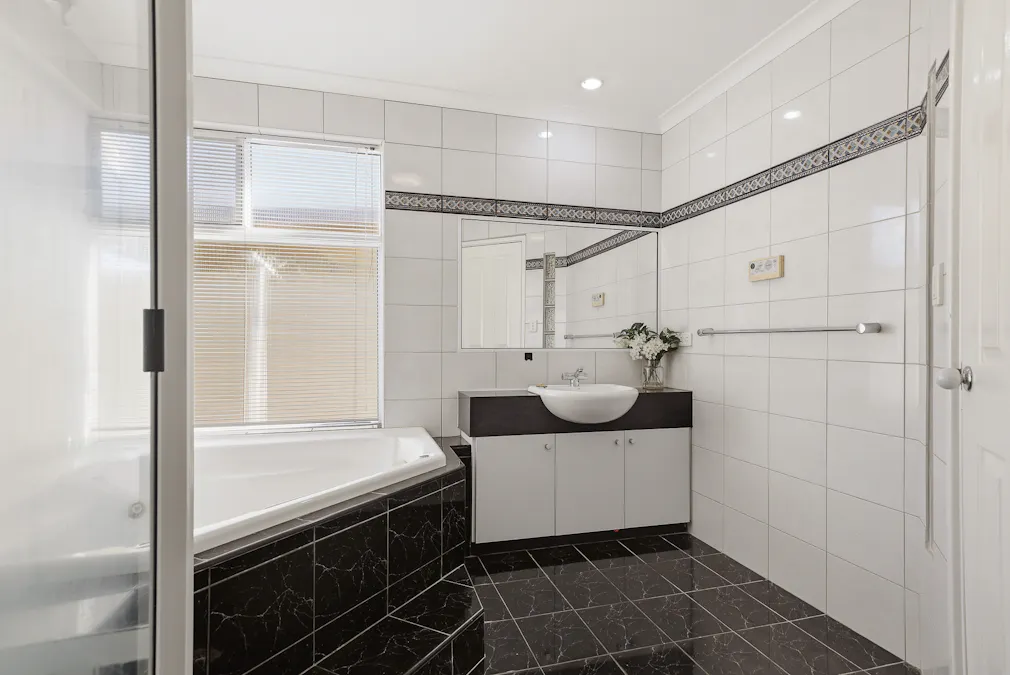 2 Summerlea Avenue, Meadow Springs, WA, 6210 - Image 16