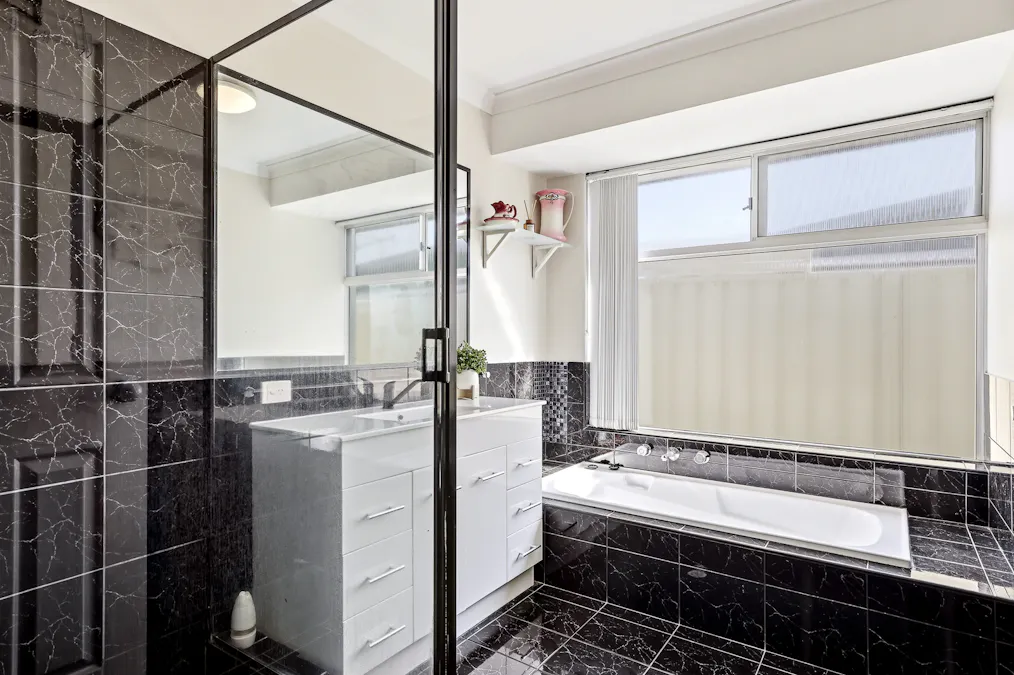 2 Summerlea Avenue, Meadow Springs, WA, 6210 - Image 21