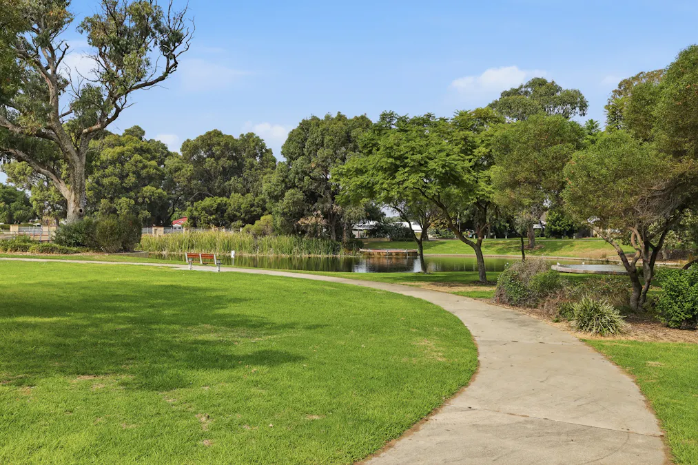 2 Grandmere Parade, Greenfields, WA, 6210 - Image 24