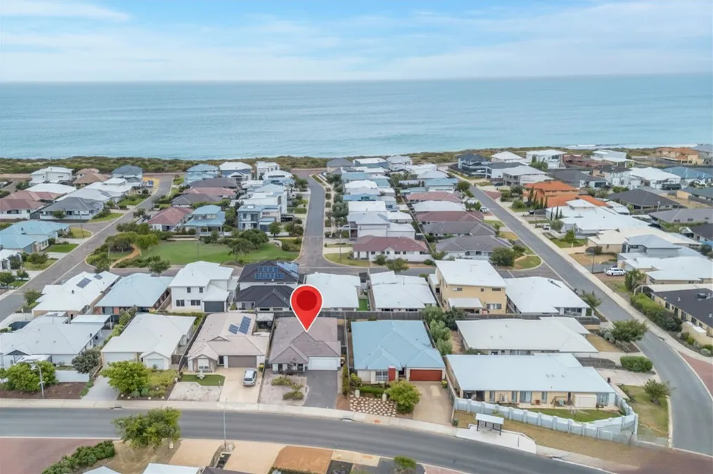 284 Peelwood Parade, Halls Head, WA, 6210 - Image 25