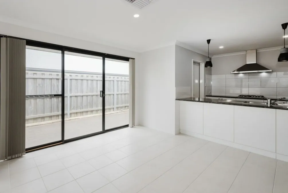 284 Peelwood Parade, Halls Head, WA, 6210 - Image 5
