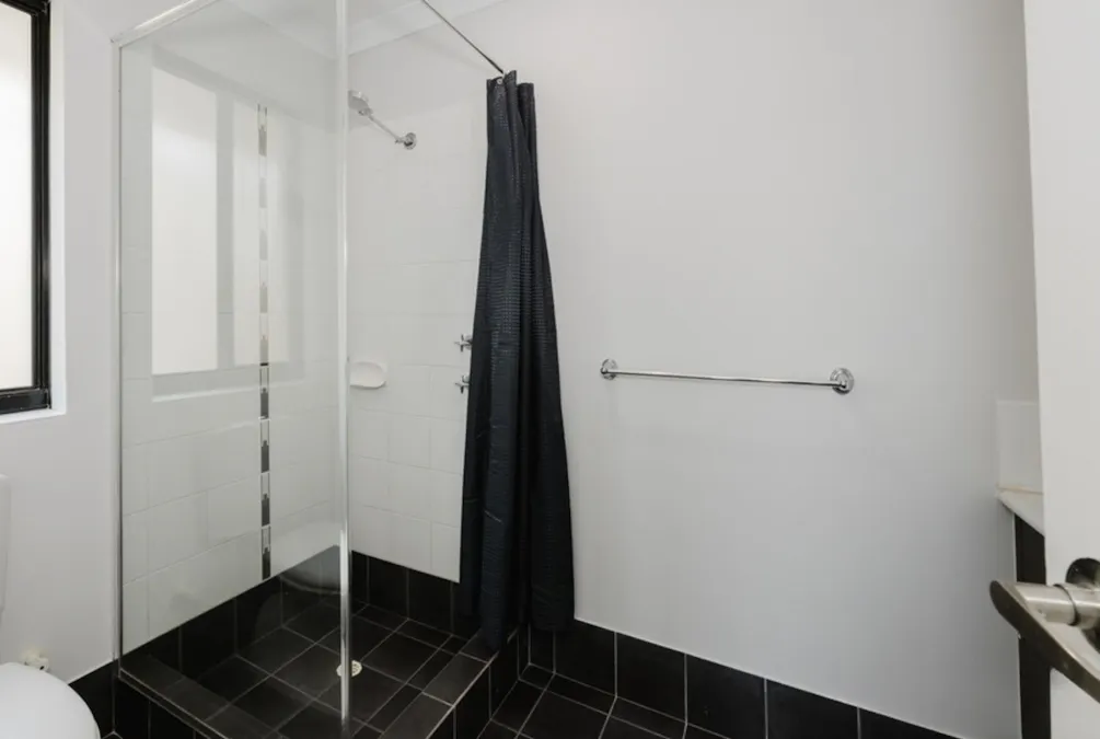 284 Peelwood Parade, Halls Head, WA, 6210 - Image 11
