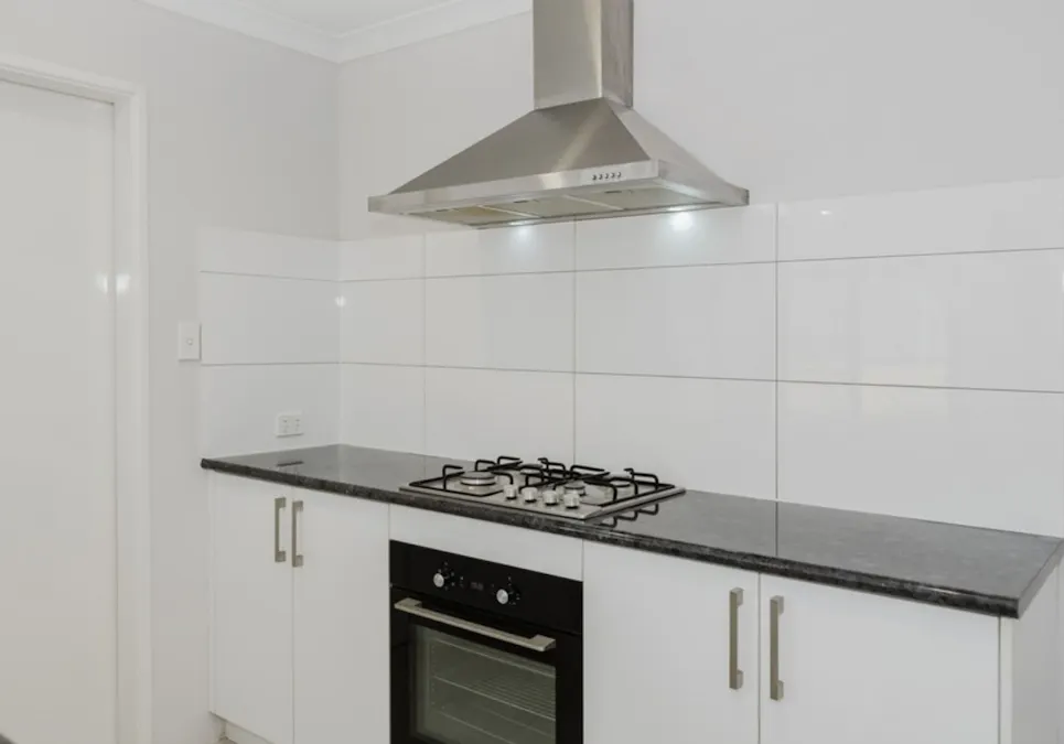 284 Peelwood Parade, Halls Head, WA, 6210 - Image 3