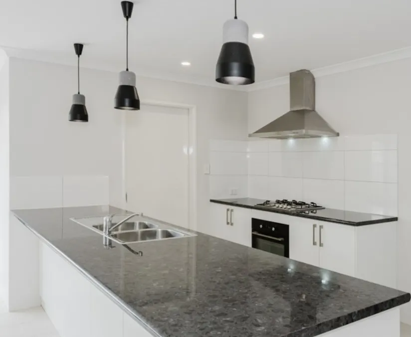 284 Peelwood Parade, Halls Head, WA, 6210 - Image 2
