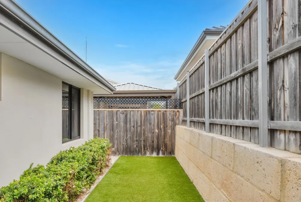 284 Peelwood Parade, Halls Head, WA, 6210 - Image 22