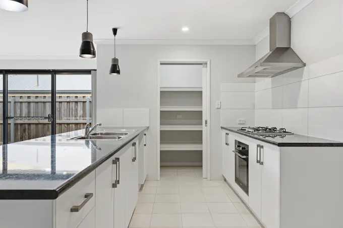 284 Peelwood Parade, Halls Head, WA, 6210 - Image 1