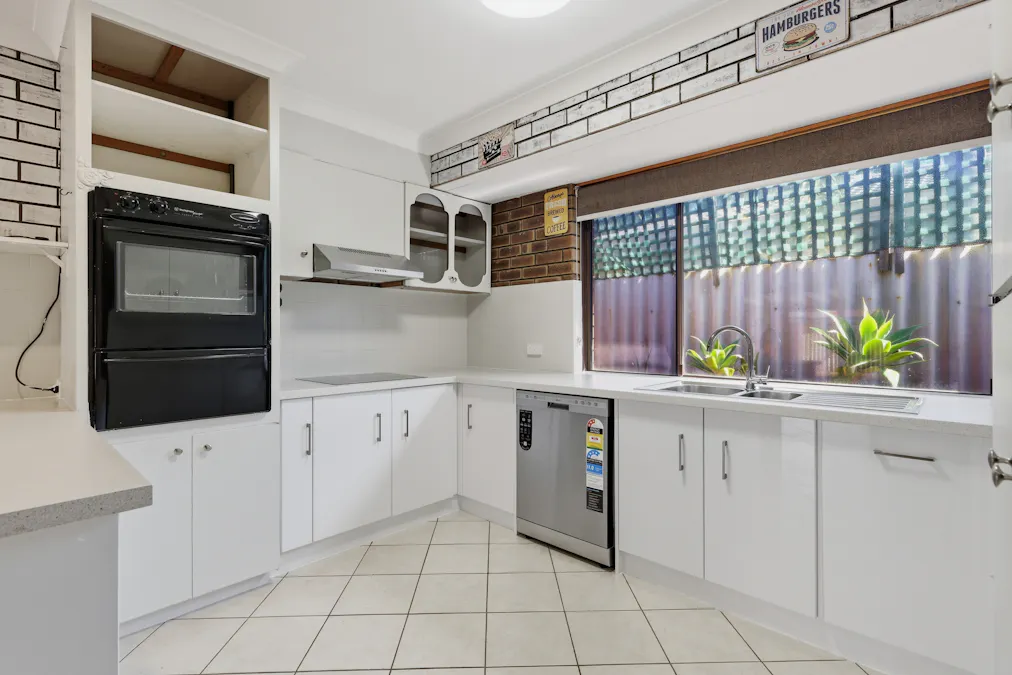 41 Peelwood Parade, Halls Head, WA, 6210 - Image 4