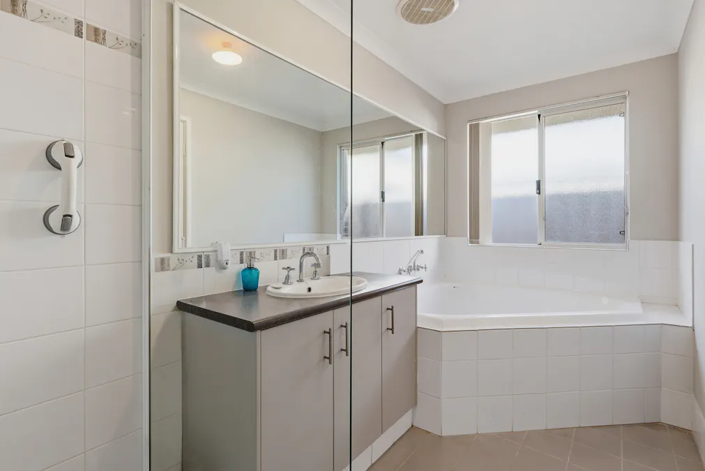 147 Pebble Beach Boulevard, Meadow Springs, WA, 6210 - Image 9