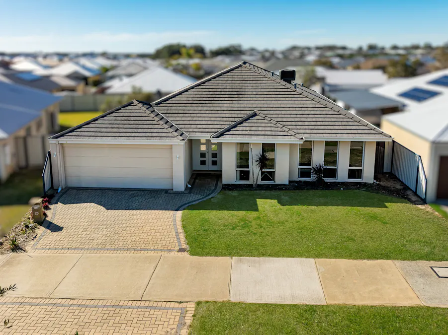 147 Pebble Beach Boulevard, Meadow Springs, WA, 6210 - Image 2