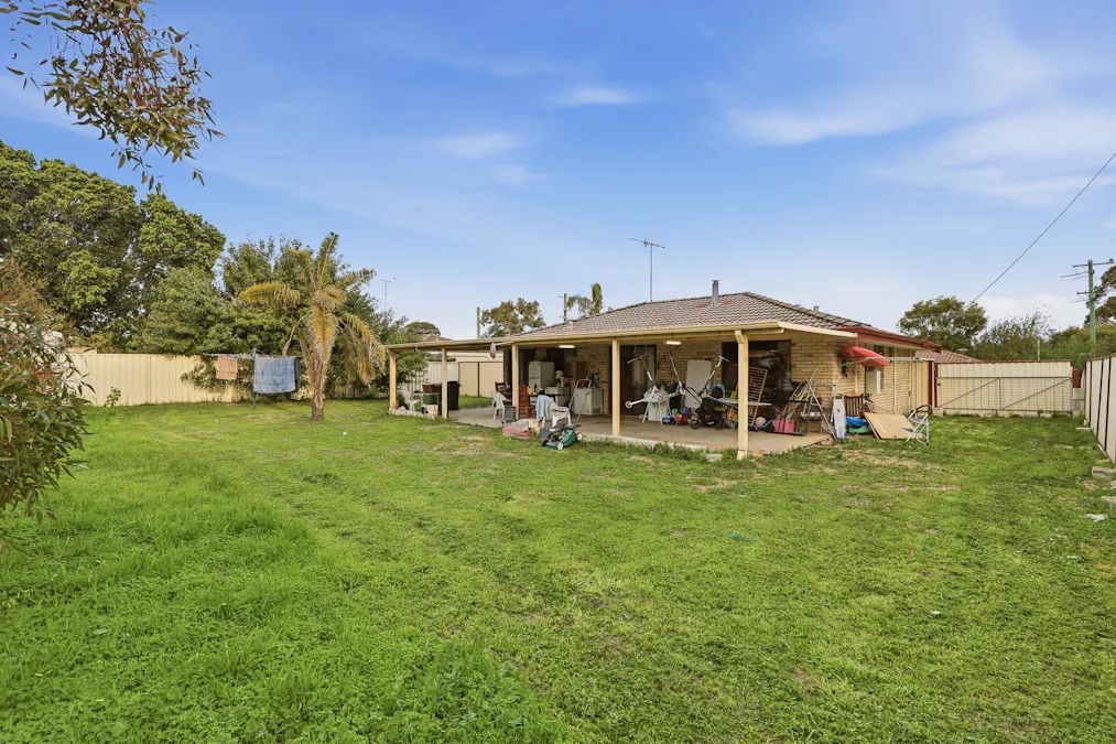 19 Warbrook Place, Coodanup, WA, 6210 - Image 12