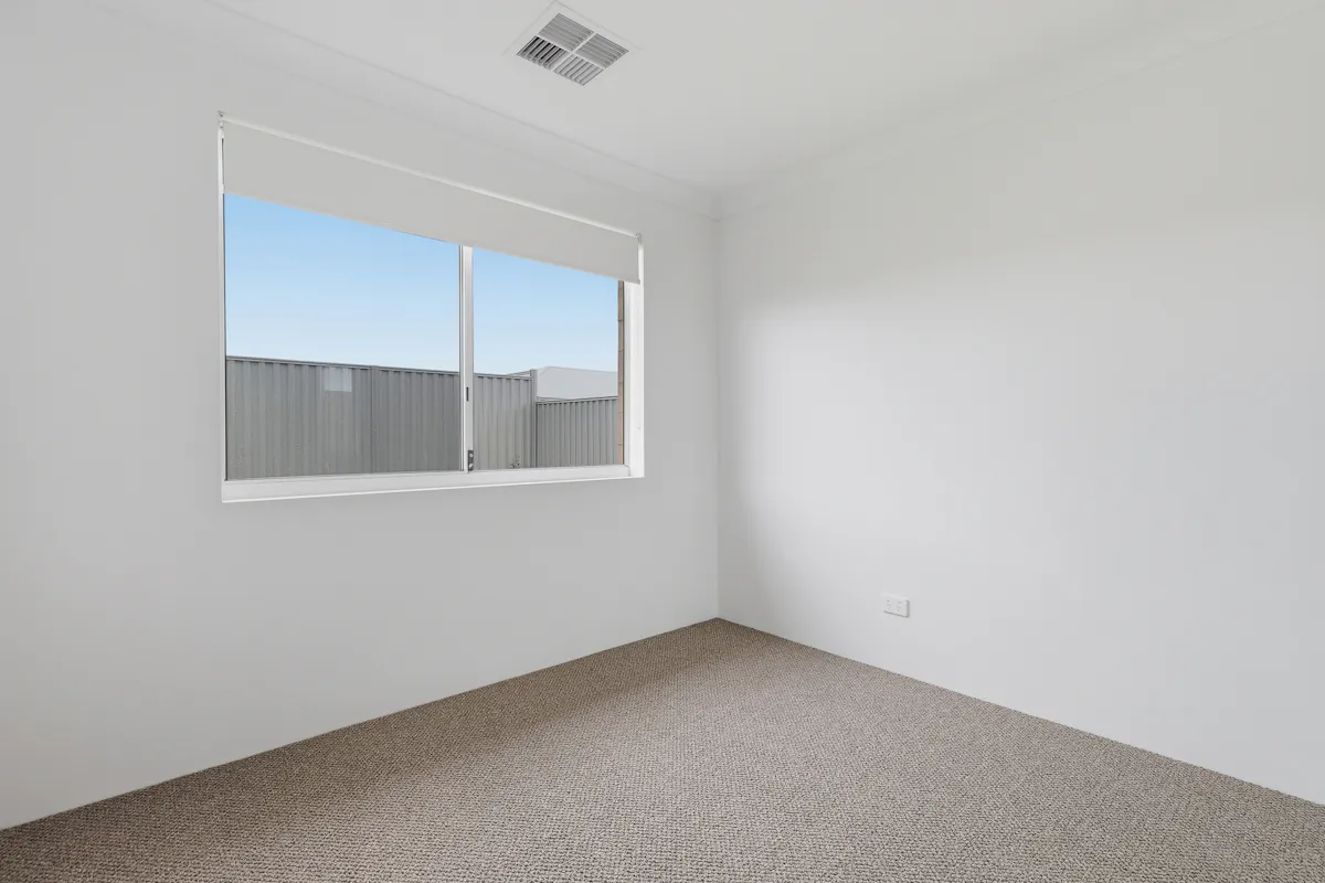 21 Rosewood Avenue — photo 11 of 22