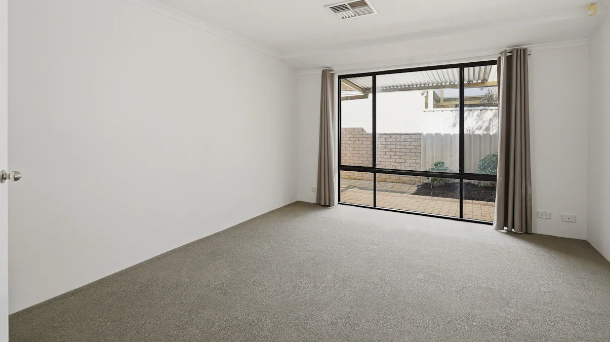 21 Loretta Parkway, Lakelands, WA, 6180 - Image 4