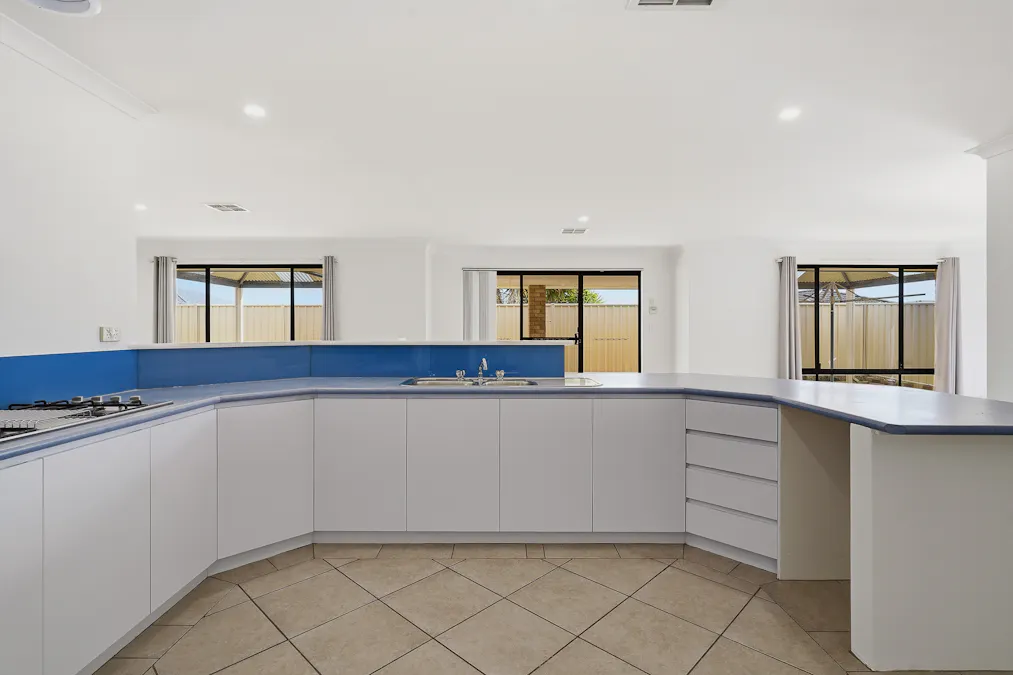 21 Loretta Parkway, Lakelands, WA, 6180 - Image 12
