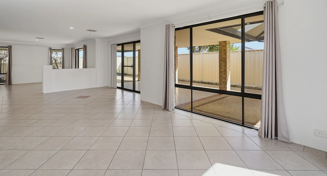 21 Loretta Parkway, Lakelands, WA, 6180 - Image 15