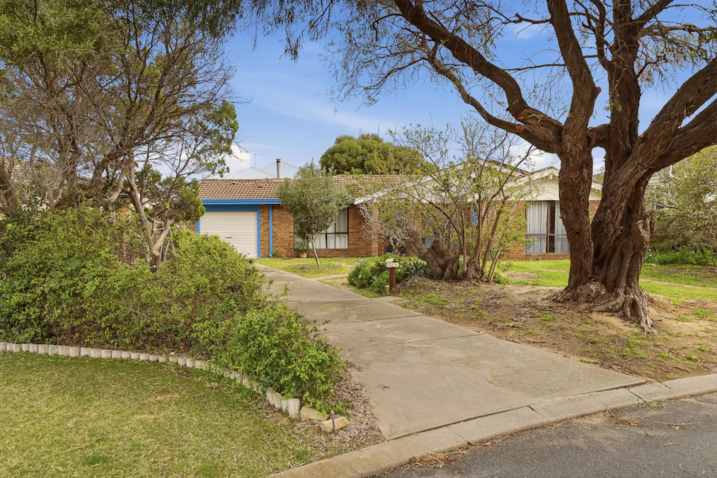 6 Driftwood Road, Silver Sands, WA, 6210 - Image 1