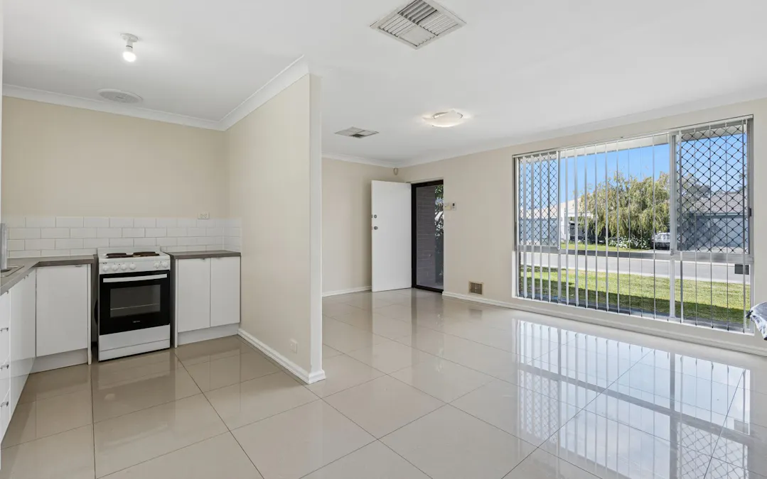 31 Girraween Street, Armadale, WA, 6112 - Image 4