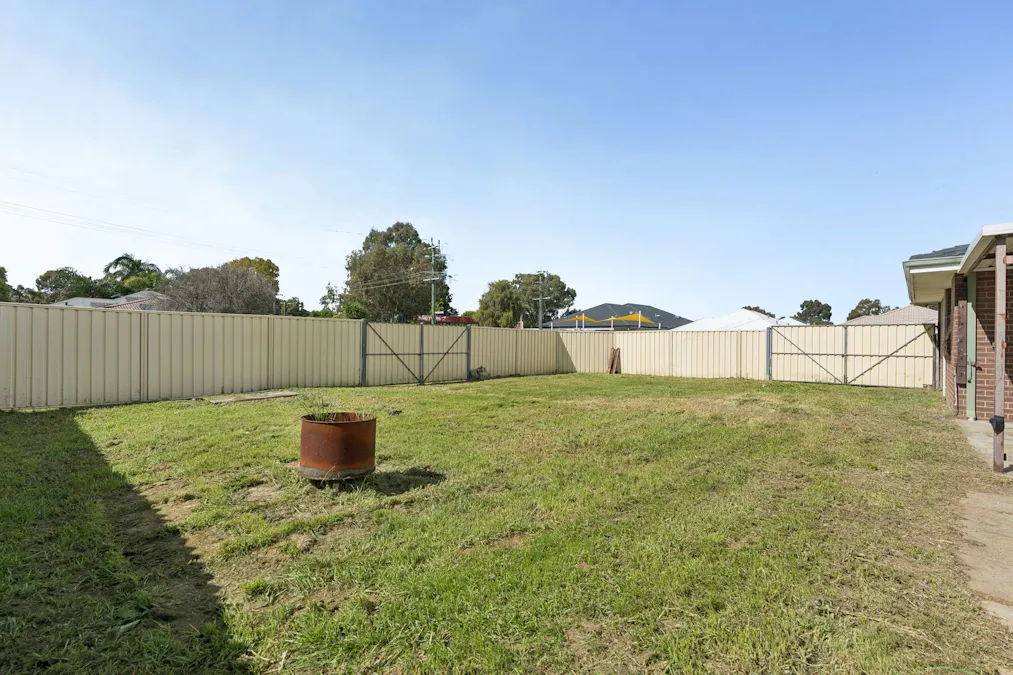 31 Girraween Street, Armadale, WA, 6112 - Image 14