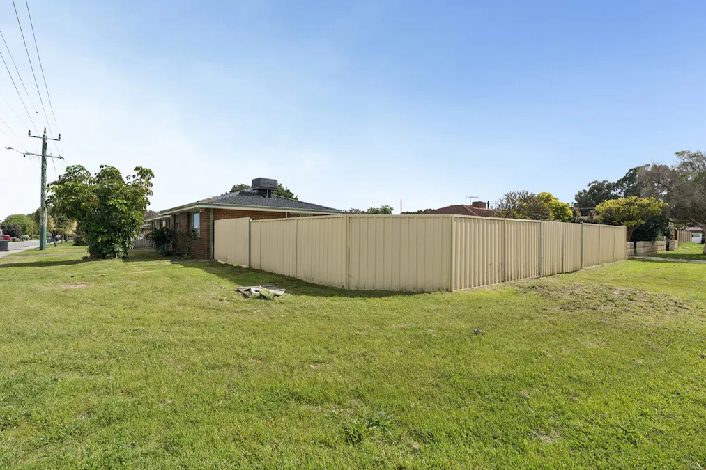 31 Girraween Street, Armadale, WA, 6112 - Image 18