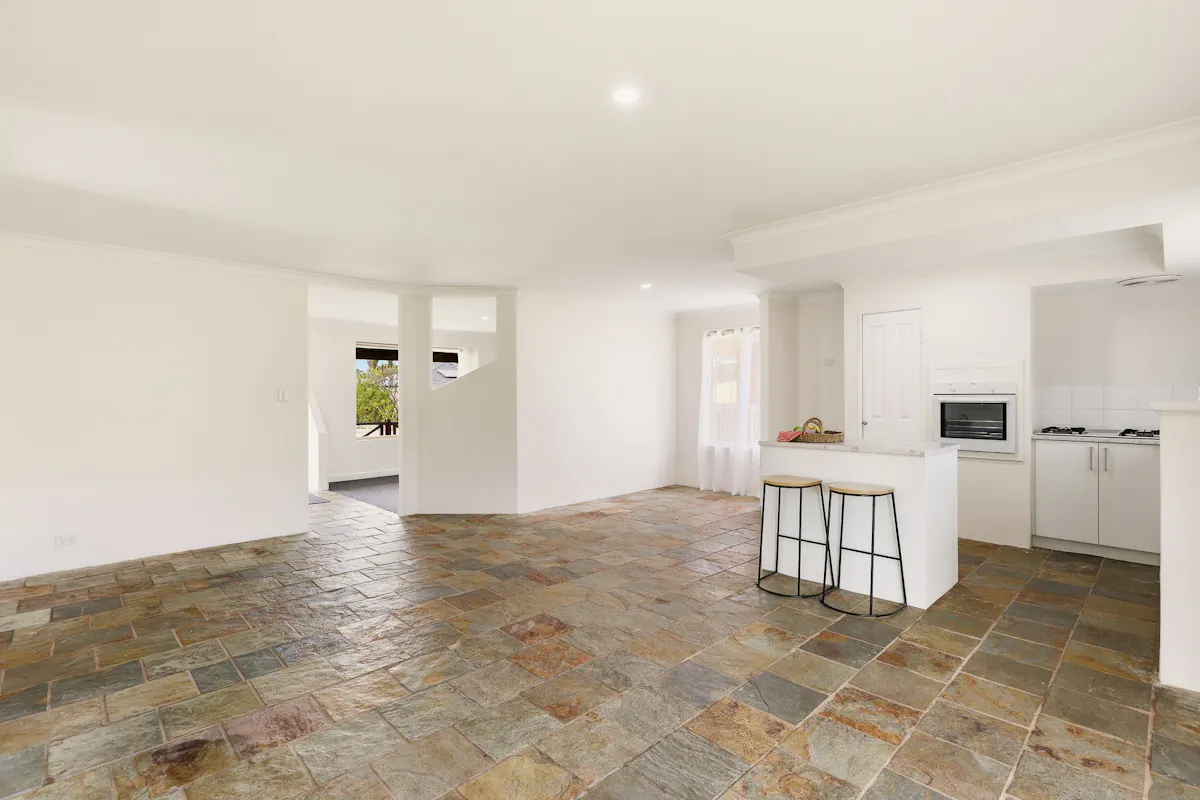14 St James Place — photo 7 of 27