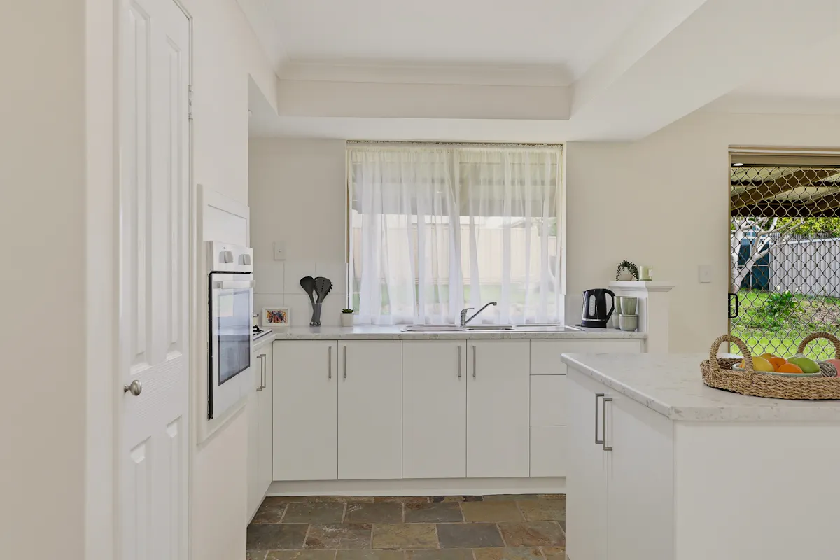 14 St James Place — photo 5 of 27
