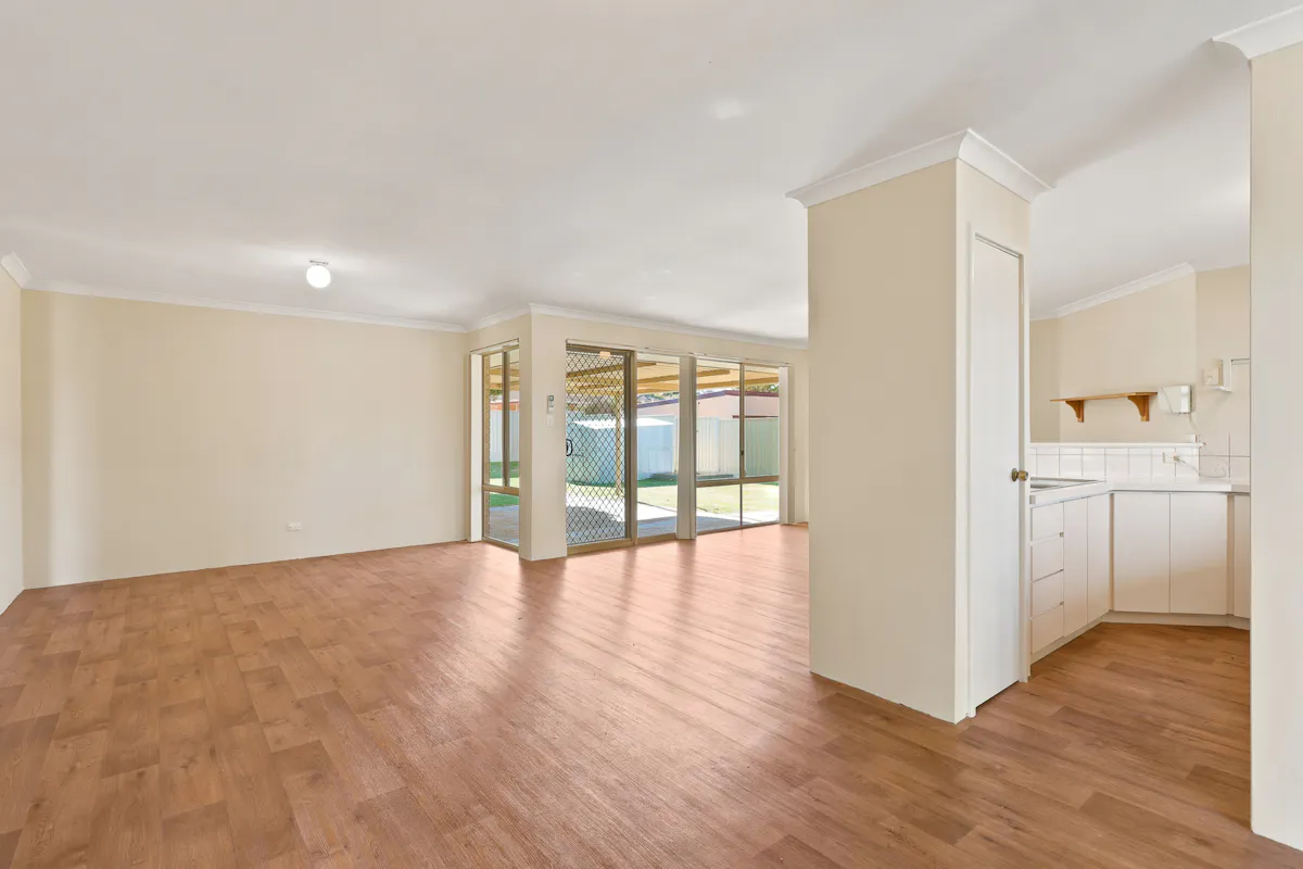 28 Abbotswood Parkway — photo 3 of 22