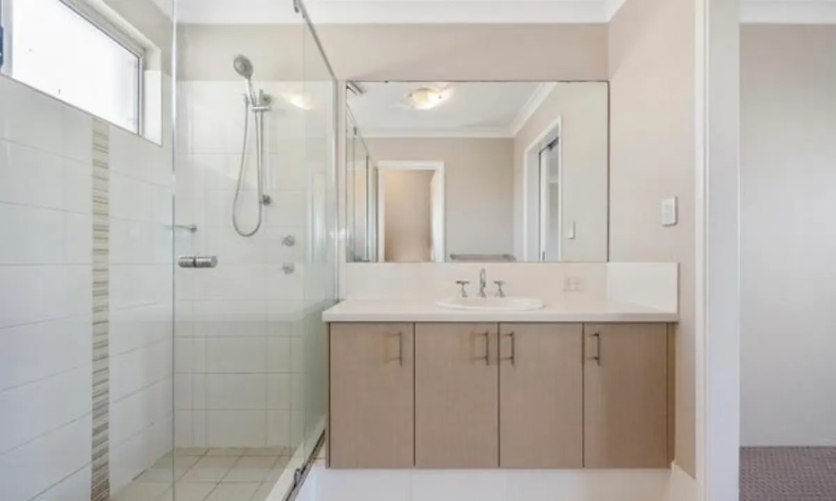 42 Clarkshill Road — photo 3 of 5