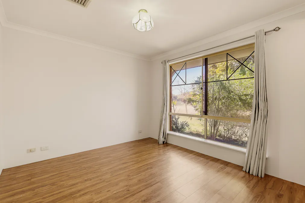 7 Crowthorn Cross, Erskine, WA, 6210 - Image 14