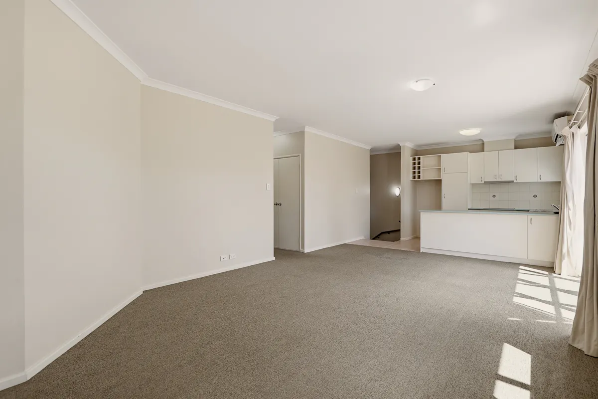 40 / 20 Apollo Place — photo 7 of 17
