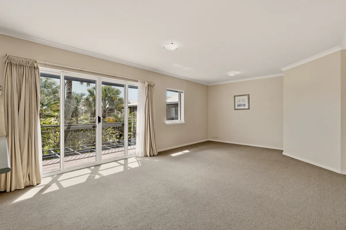 40 / 20 Apollo Place — photo 8 of 17